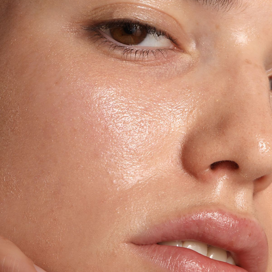 Papules : comment se forment ces boutons rouges ?