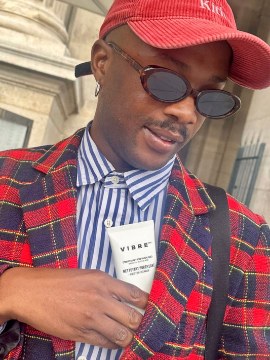 Comment choisir sa crème hydratante quand on a la peau grasse et des boutons ?